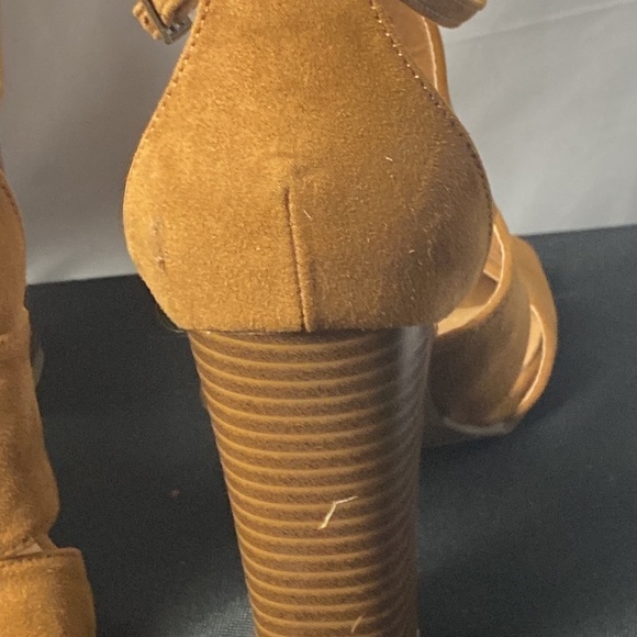 BAMBOO WO SIZE 10 CARAMEL BROWN SUEDE LIKE 4” HEELED ANKLE STRAP SANDAL … - Picture 11 of 16